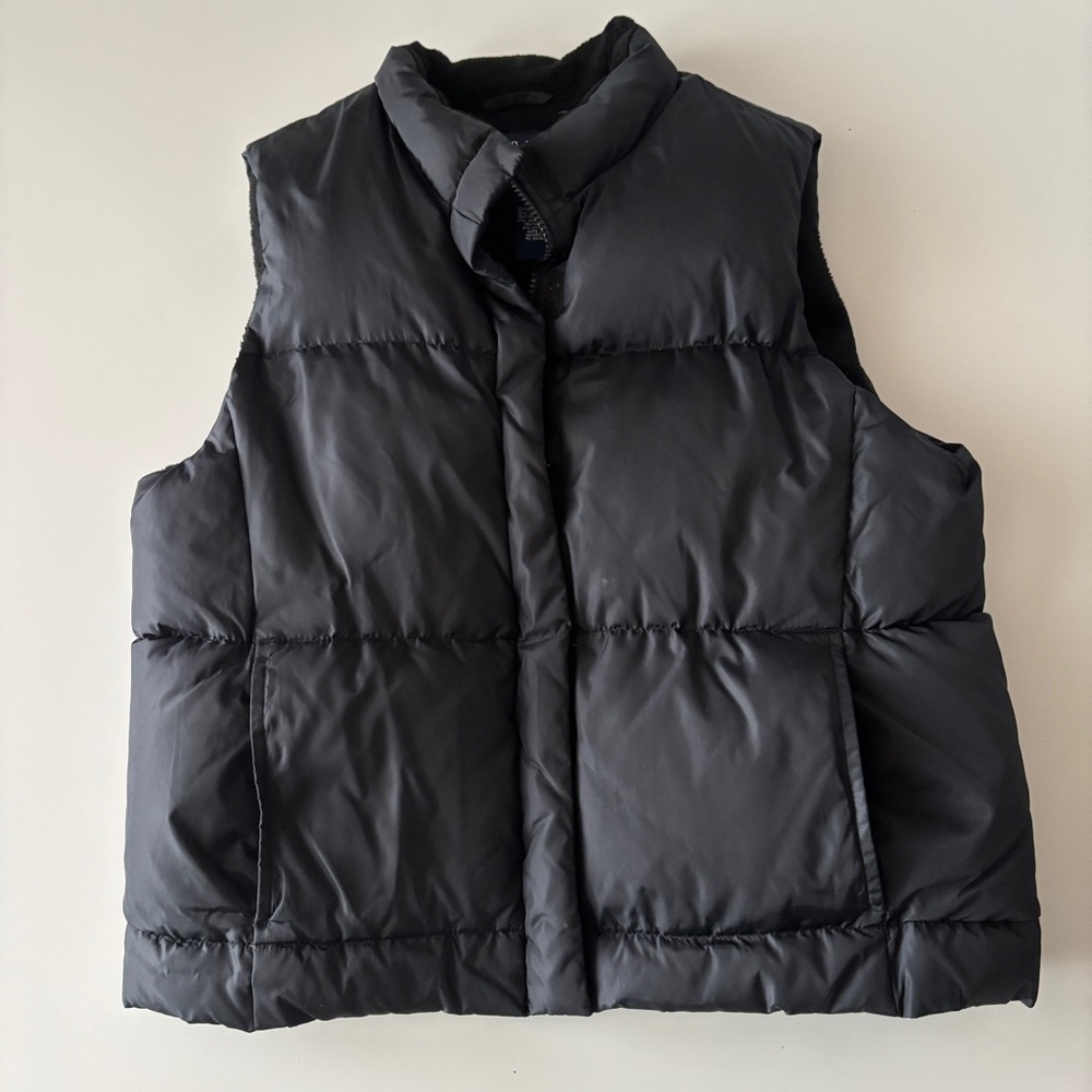GAP Black Puffer Vest, Size M